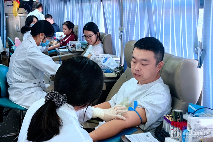 ΪΪϣͷɲְӻԾ޳Ѫ