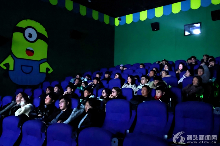 ���ڵ�ӰƬǿ������  ��ͷ��Ӱ�г���������