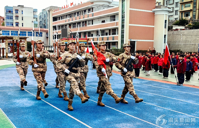 �����׷澫�� ������ɫ���� ��ϼŮ���������ѧ��һ��