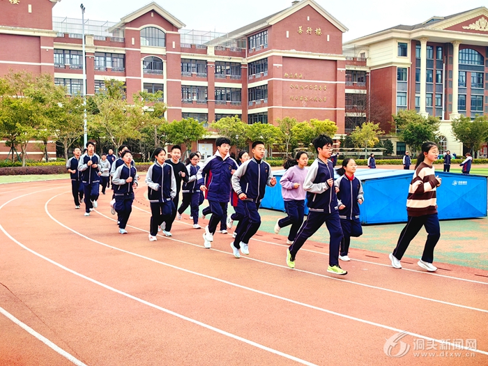 �����δ�� ��ͷѧ��ȫ����ս�����п�